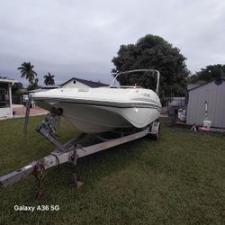 Boat Hurricane 2017 , SS18.8