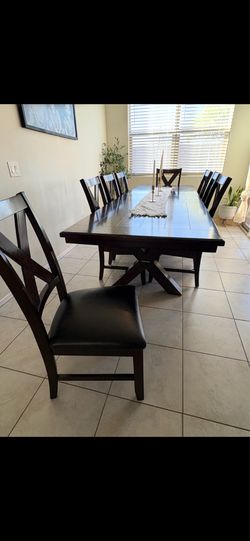 Dinning room set 8 chairs