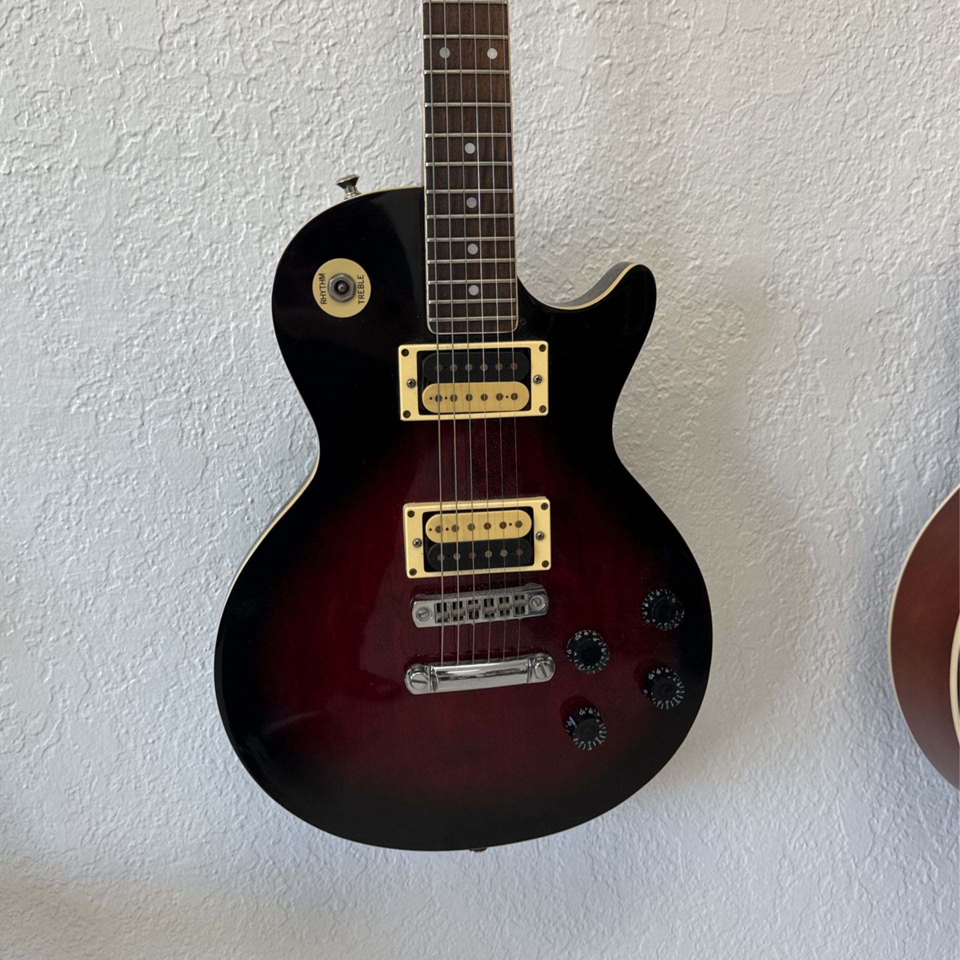 HONDO 80s ELECTRIC GUITAR (NEGOTIABLE) 