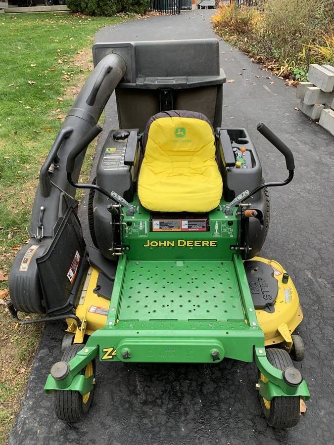 John Deere Z425 Zero Turn Mower, 48", bagger attachment, 403.5 hours