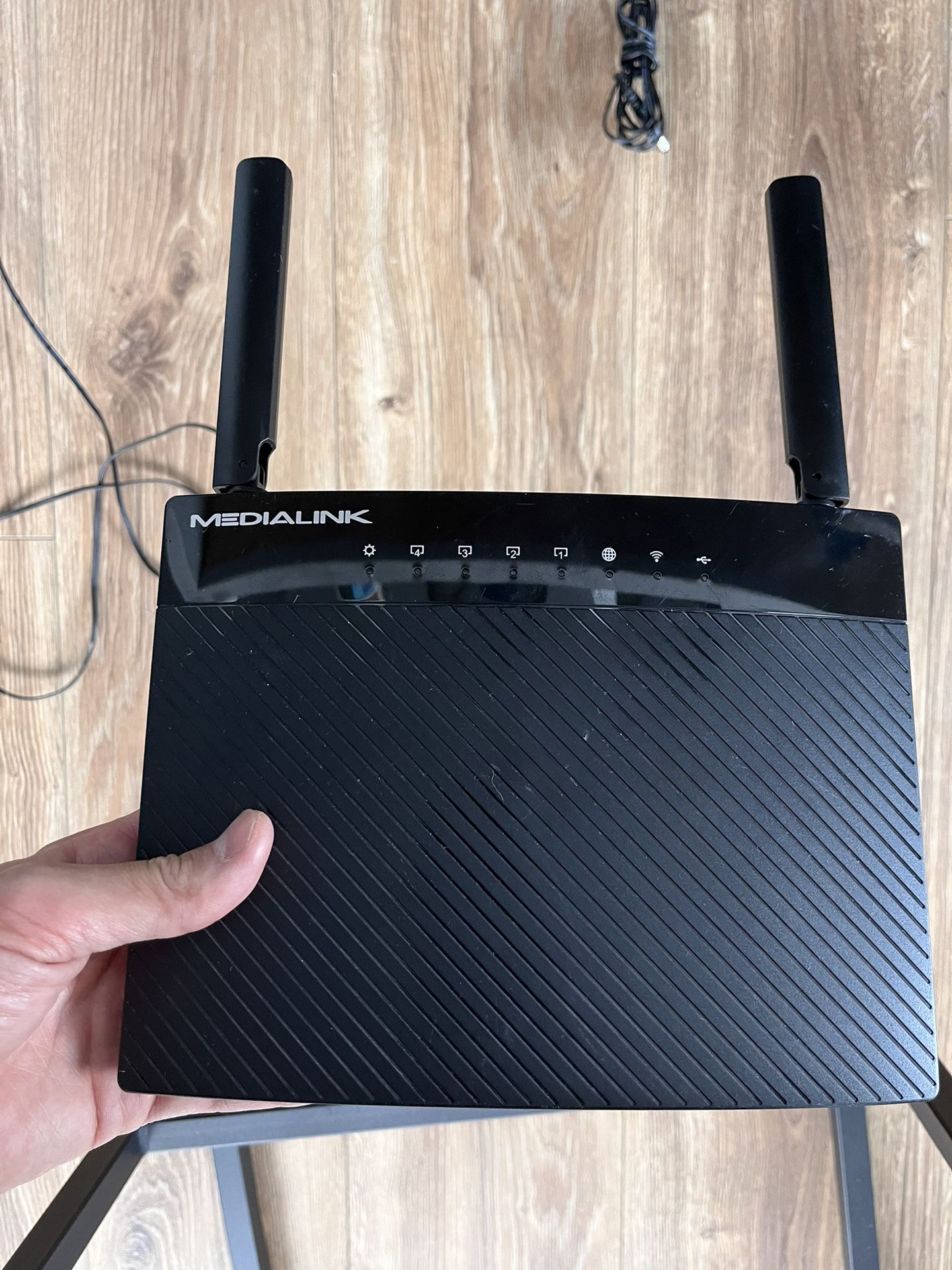 Medialink mlwr-ac1200 wireless gigabit router