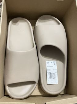 Adidas Yeezy Slide Pure First Release Size 13 GZ5554 OG Slide Sandal Cream  White for Sale in Brownsville, TX - OfferUp