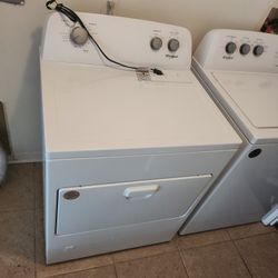 Whirlpool Gas Dryer In Excellent Condition 