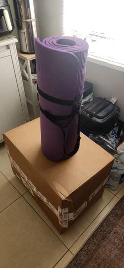 Purple Extra Thick Yoga Mat with Carrying Strap – Like New!