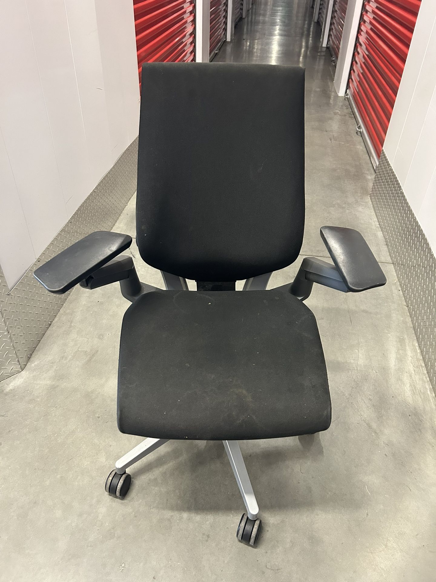 Steelcase Gesture (2019)