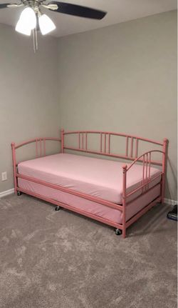 Pink Trundle Bed with 2 clean mattresses.