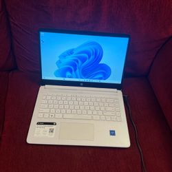 Laptop HP model HP Laptop 14 working great