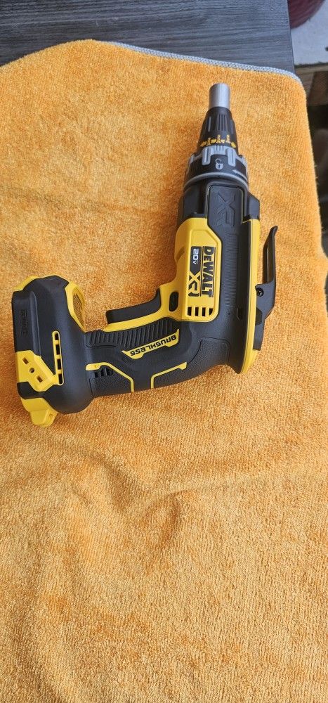 DEWALT 20VMAX XR BRUSHLESS DRYWALL SCREWGUN BRAND NEW TOOL ONLY 