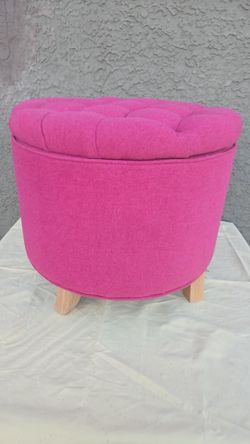 IPink ottoman