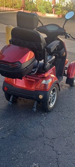 3 SPEEDS SCOOTER EVERYTHING WORK PERFEC PRICE NEGOTIABLE...IT'S AVAILABLE COME TO TEXT.