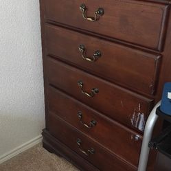 Dresser 