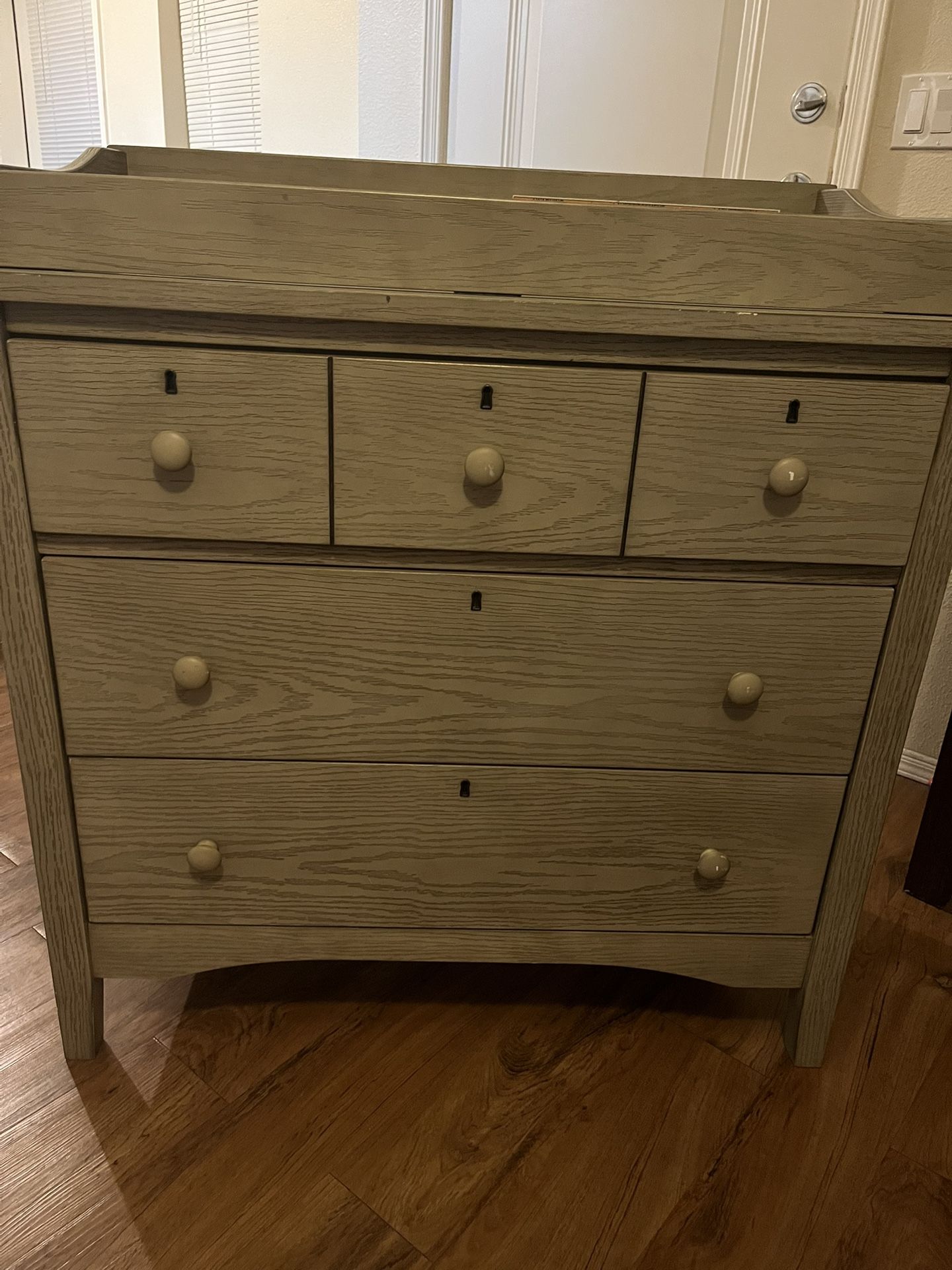 Dresser