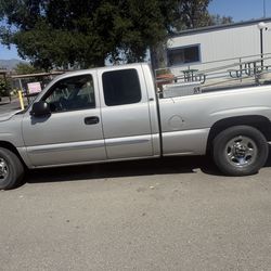 2004 GMC  Sierra Clean title