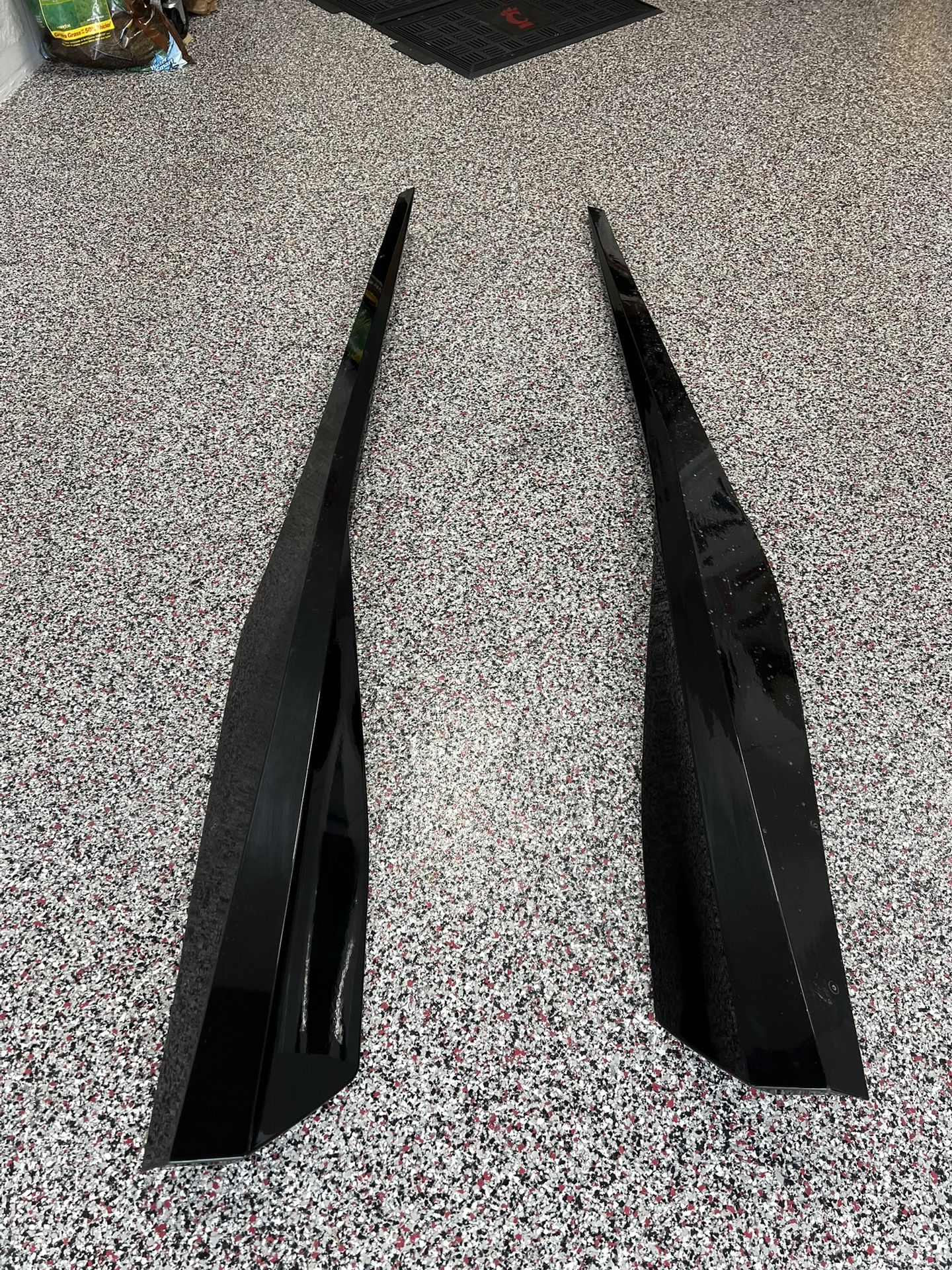 5VM Side Skirts For C8 Corvette
