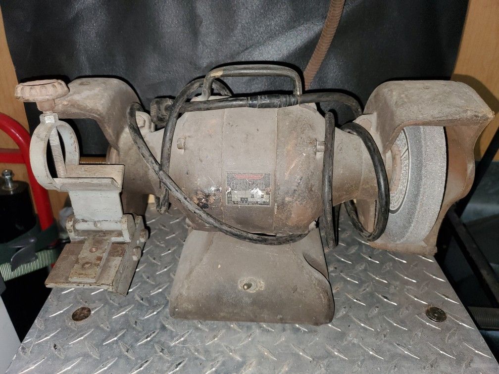 Black and Decker, 6 Inch Bench Grinder - Vintage