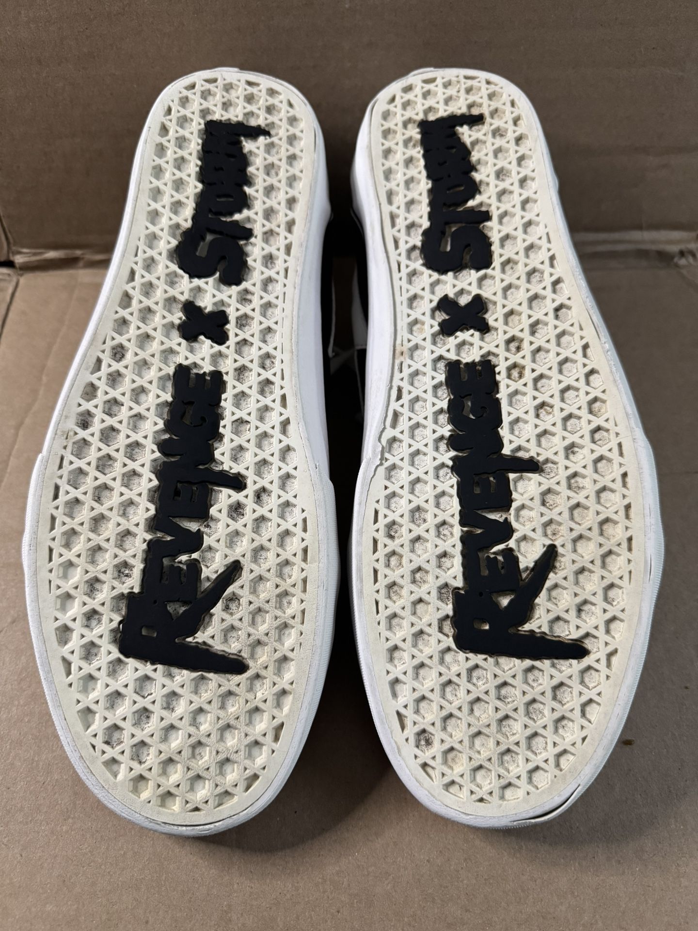 Revenge x Storm Black/White Lightning