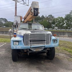 1989 Ford F-700 Bucket Truck