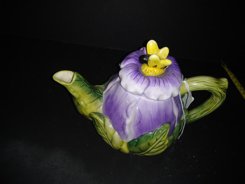 Purple flower tea pot