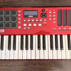AKAI PROFESSIONAL MAX 49 KEYBOARD MIDI