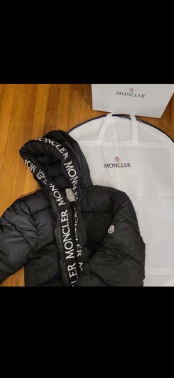 MONCLER PUFFER COAT