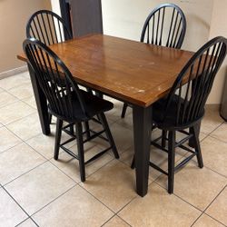 Table With Chairs 