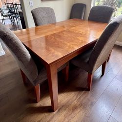 Dining room Table 