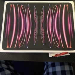 iPad Pro 11inch 4th Generation (comes With Keyboard And Pen)