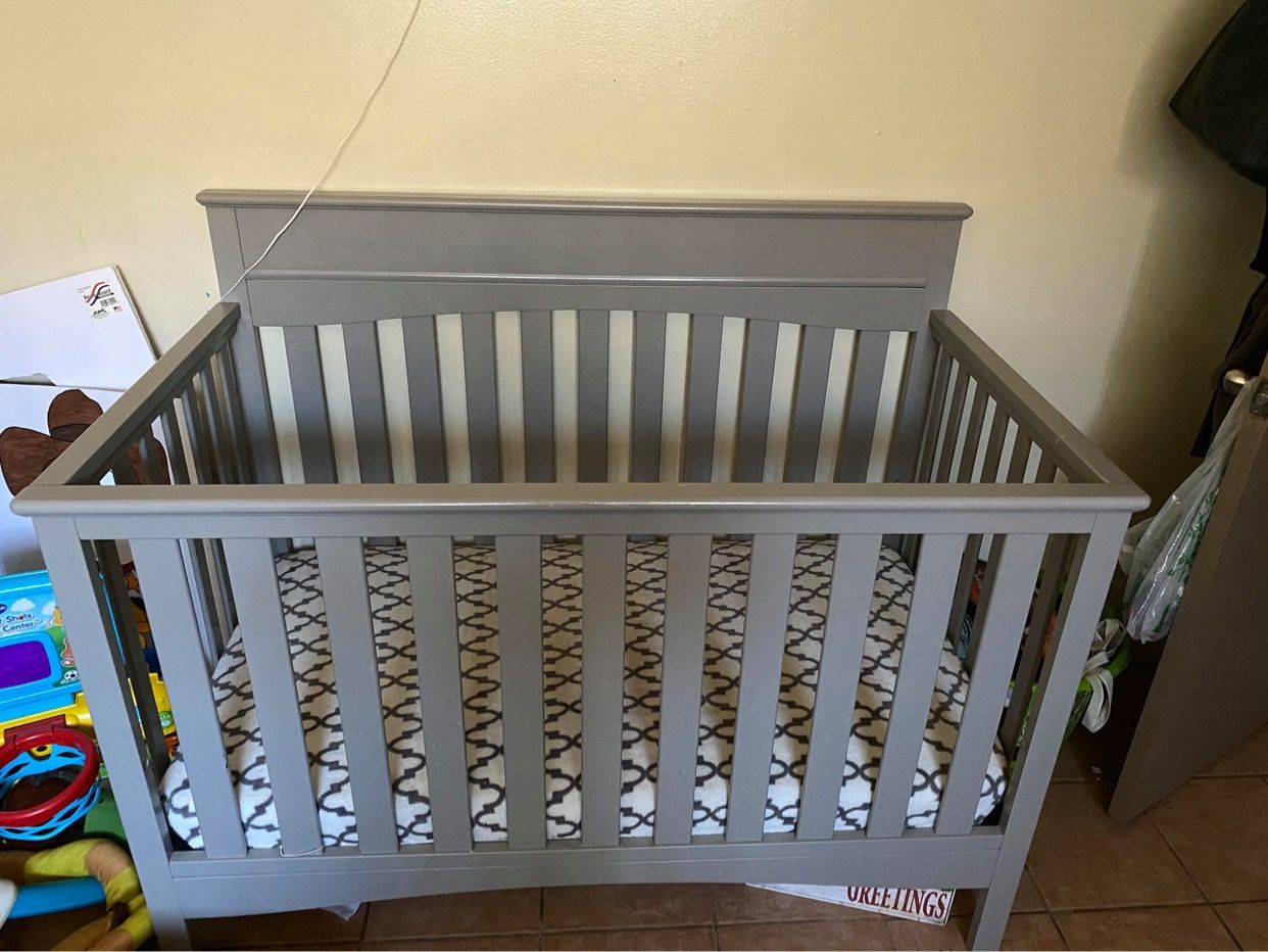 baby crib