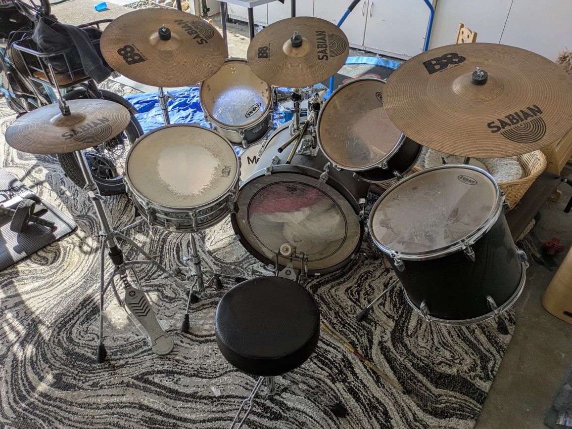Drum Kit: Yamaha Stage Custom: Sabian Cymbals: Excellent Condition: Tons Of Accessories