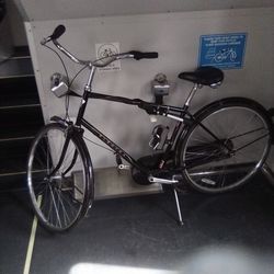 Classic Beach Cruiser. With Leather Seat. Fender Guard. Brand New Leather Seat . 