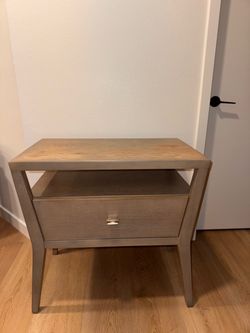 NIGHT STAND/SIDE TABLE