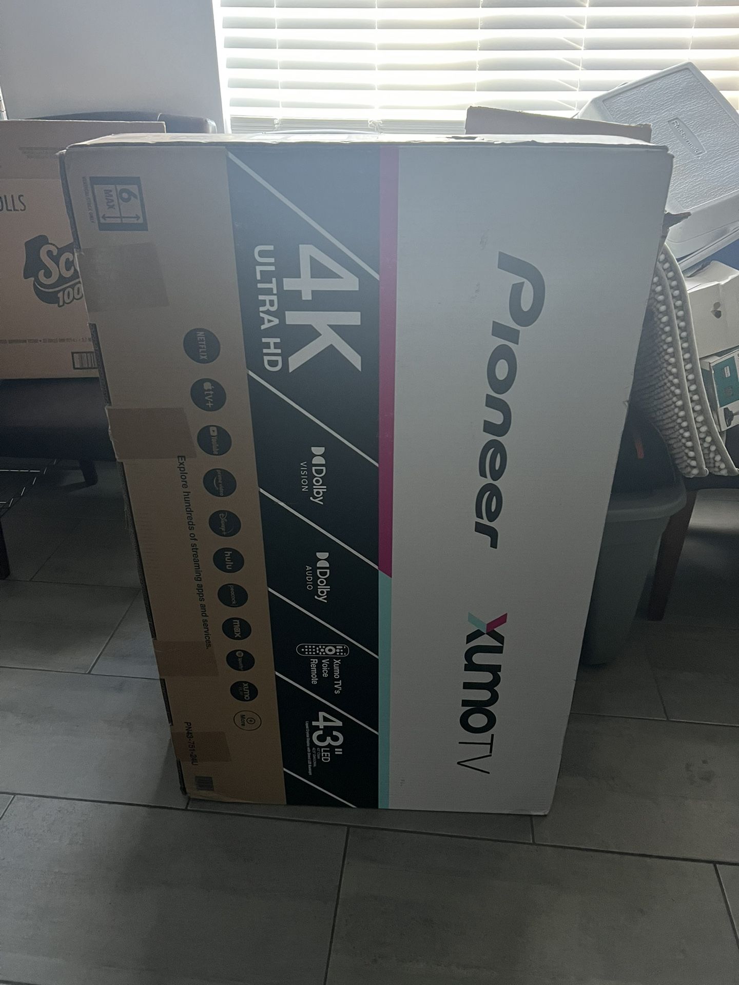 Pioneer 43” Smart TV