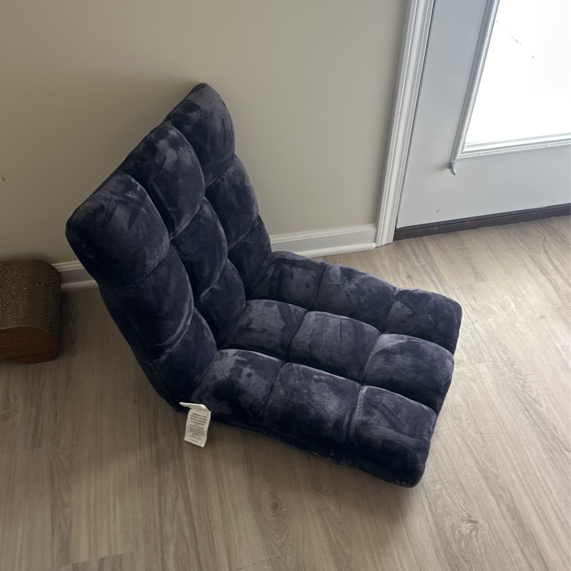 Foldable Velvet Chair 