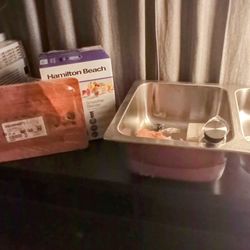 New Kitchen Sink w/Cutting Board & Blender -$75 obo