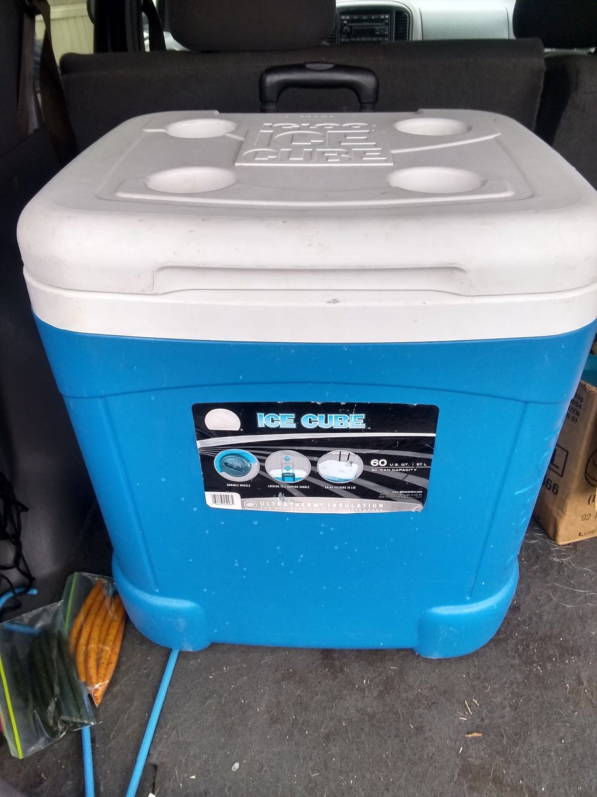 Igloo cooler 60 us gt great condition