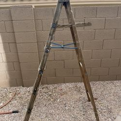 Homestead 6 Foot Wooden Ladder