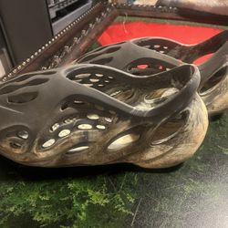 Adidas Yeezy Foam RNNR MXT Moon Grey GV7904 Size 11 VNDS OG ALL