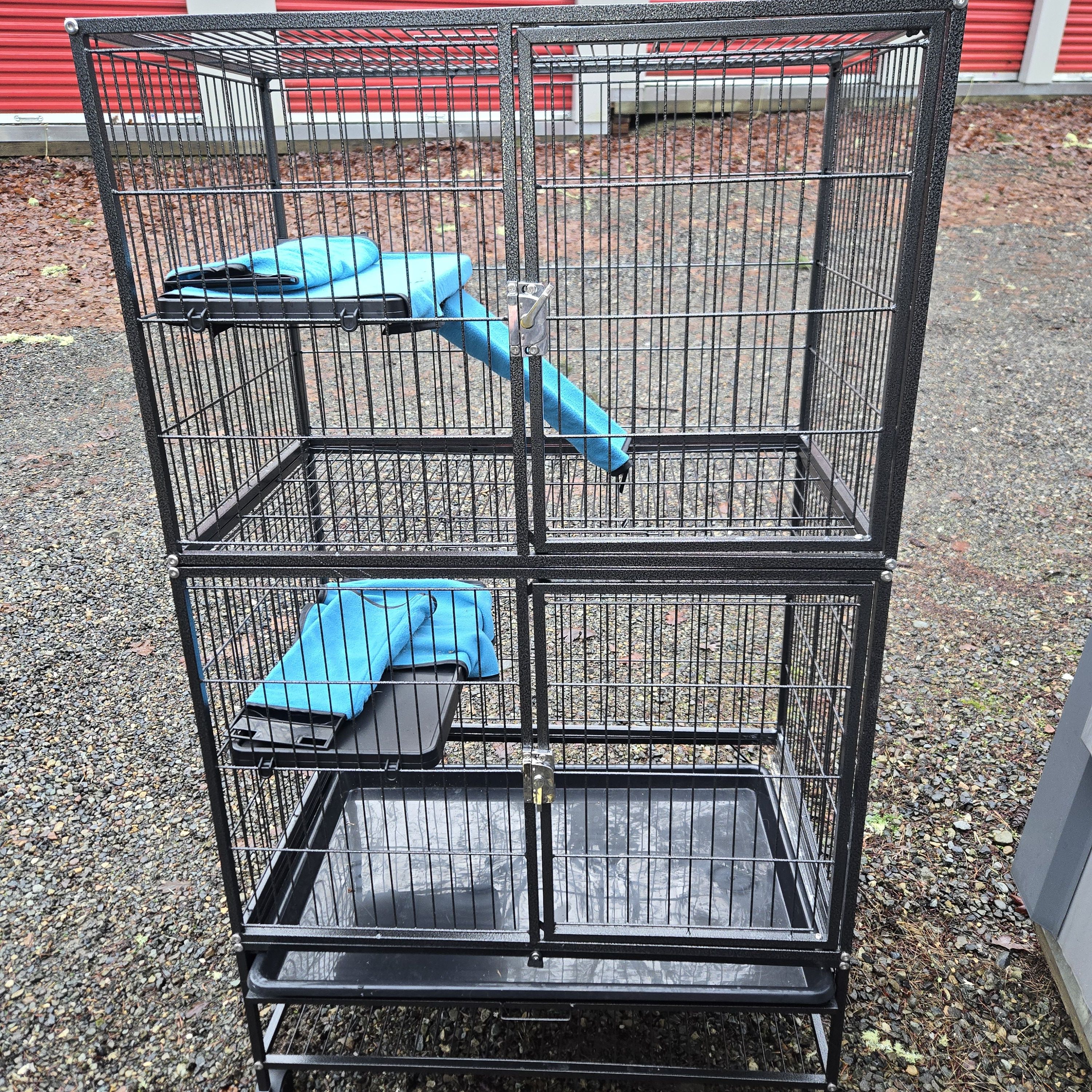 Black Metal Double-Stack Pet Cage