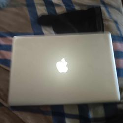 15 Inch Macbook Pro 4gb W/charger 