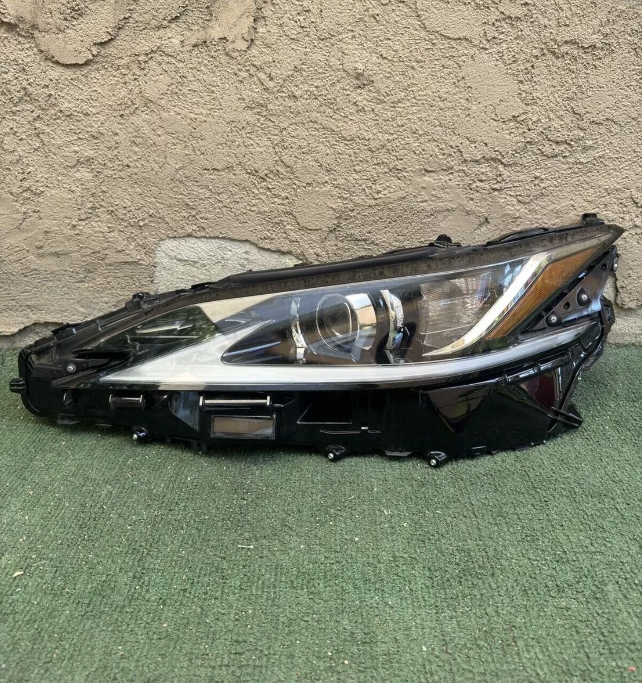 2019-2022 LEXUS ES350 ES300H LEFT DRIVER LED HEADLIGHT OEM USED