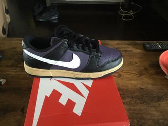 New Women’s Nike Dunk Low size 8