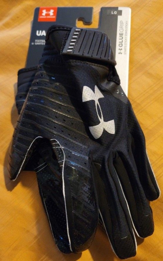 Brand New Under Armour Spotlight Black Football Gloves Men Size XL