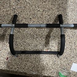 Pull Up Bar