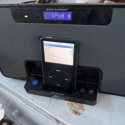 Apple iPod 5th Generation Model A1136 Black 30GB