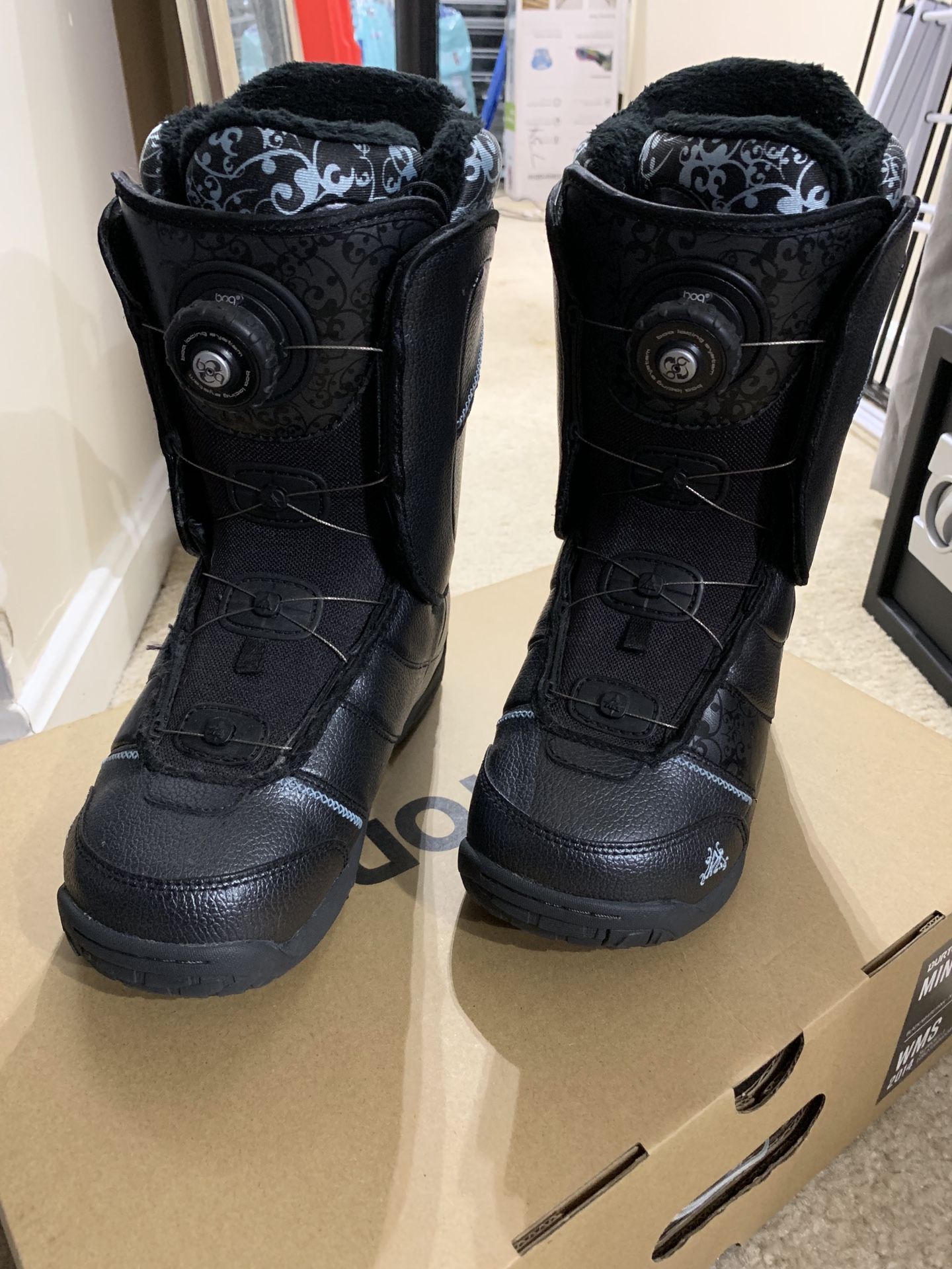 Burton K2 Haven Snowboarding Boots (size 6)