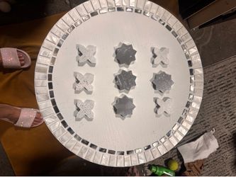 Coffee table/Lazy Susan/tic-tac-toe board