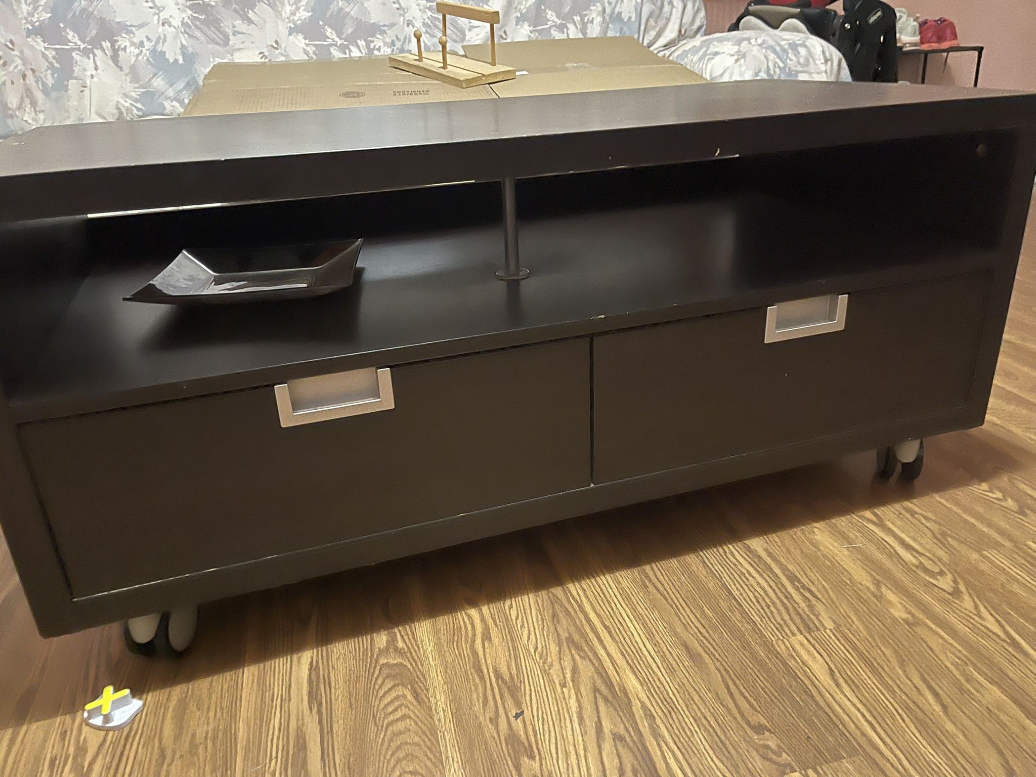 Tv stand