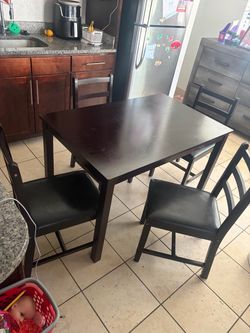 Comedor de 4 sillas