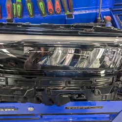  2025 Jeep Grand Cherokee Headlight