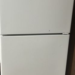 Hot point Refrigerator 